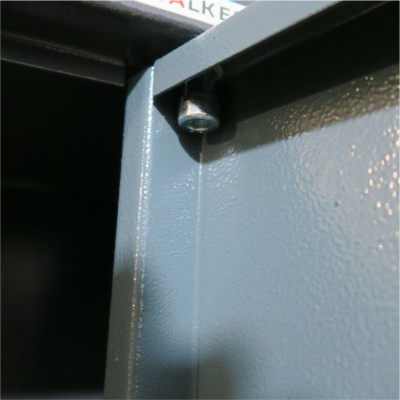 Оружейный сейф Stalker S4 (фото), размеры: 1300x300x200 мм., для хранения 3 руж. высотой до 1290 мм.